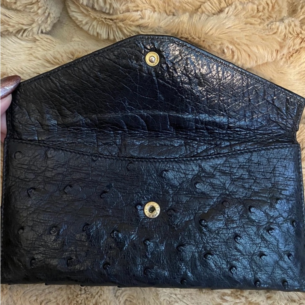 SOLD! Vintage Gucci Black Genuine Ostrich Leather Wallet with Gold-Tone Logo - Picture 6 of 12